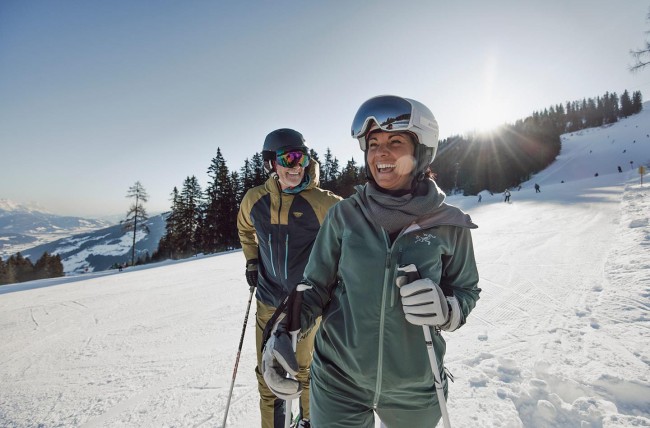 Best Ager beim Skifahren in der 4-Berge-Skischaukel in Schladming-Dachstein